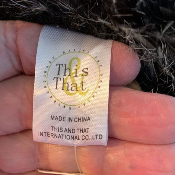 This & That black sweater poncho with two-tone faux fur (no arm holes/OSFM NWT - Picture 5 of 8